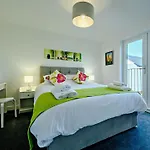4 Bed In Penrith Oc-89353 *