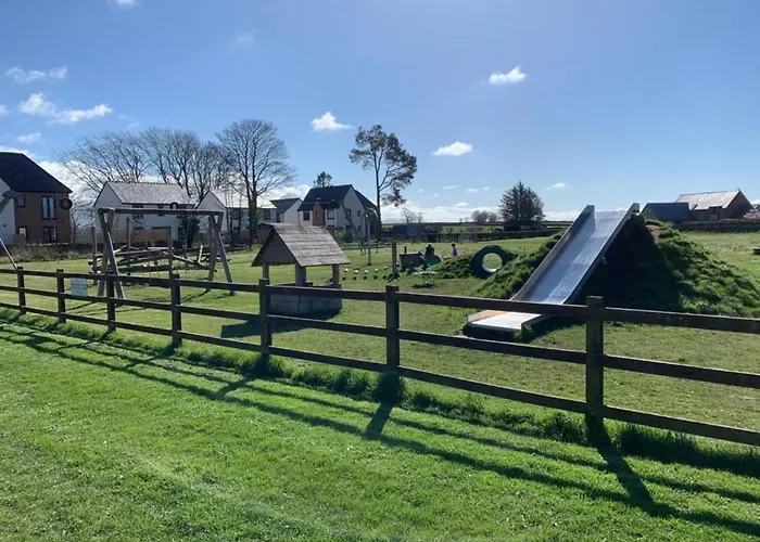 4 Bed In Penrith Oc-89353